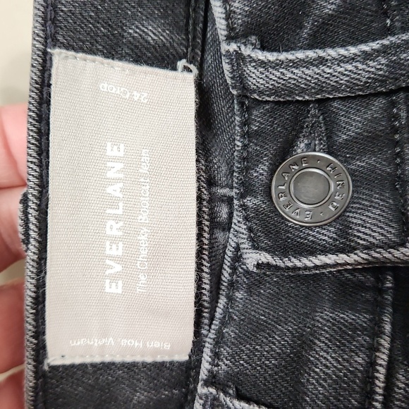 Everlane The Cheeky Bootcut Cropped Jeans in Washed Black - Picture 6 of 7
